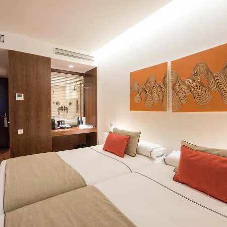 Carris Ribeira 4* Porto
