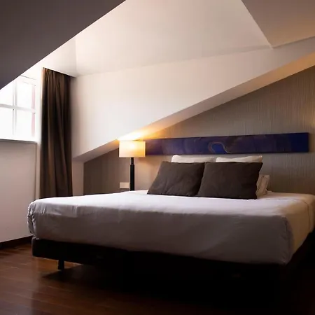 מלון Carris Ribeira 4*