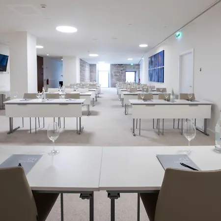 Carris Ribeira 4* Oporto