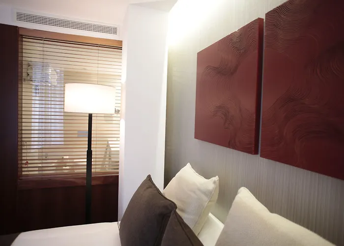 Carris Ribeira 4* Oporto