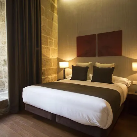 Carris Ribeira 4* Porto