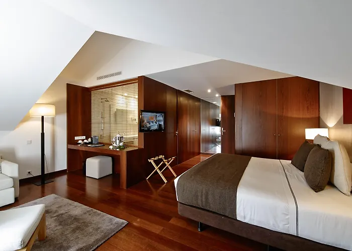 Carris Ribeira Szálloda 4*